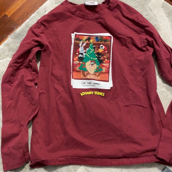 Gently Used Looney Tunes Christmas Long Sleeve - Picture 1 of 2